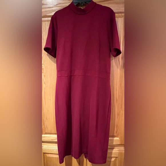Women’s Express Zip-Back Cranberry Red Mock Neck Short Sleeve Sheath Dress Large - Picture 4 of 7